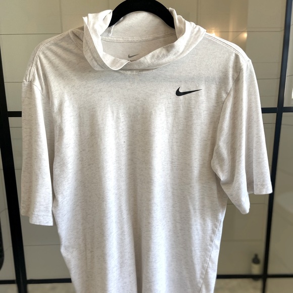 Nike hooded Tee - Picture 1 of 3